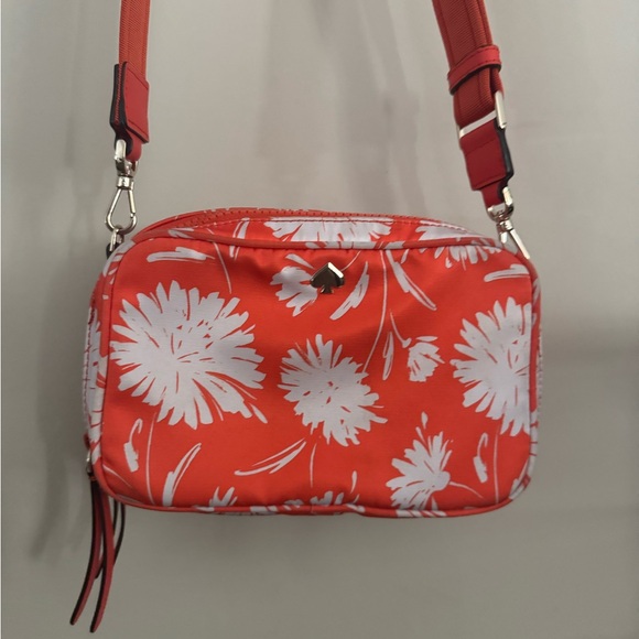 kate spade Handbags - Kate Spade Camera bag